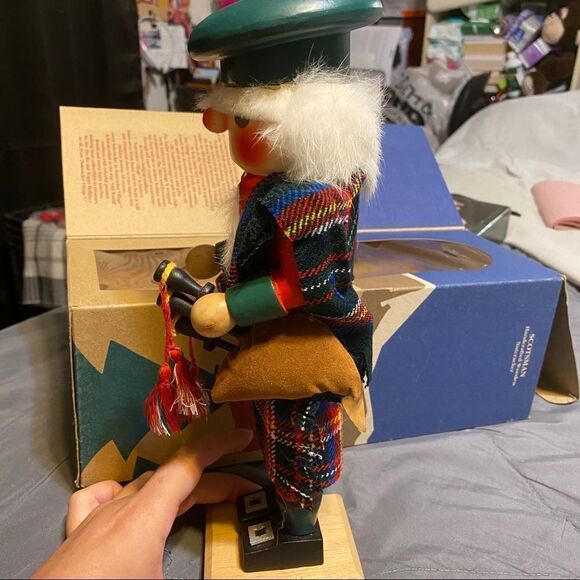 Nutcracker Village 1994 Scotsman Bagpipe RARE - Picture 5 of 10